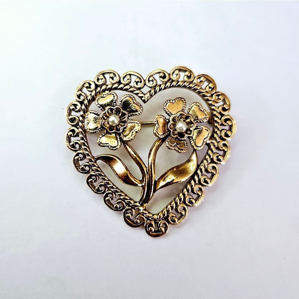 Vintage Avon Gold Tone Open Work Seed Pearls Filigree Heart & Flowers Brooch Pin